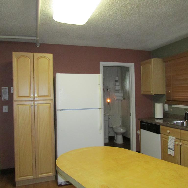Creekwood Inn Anchorage Exterior photo