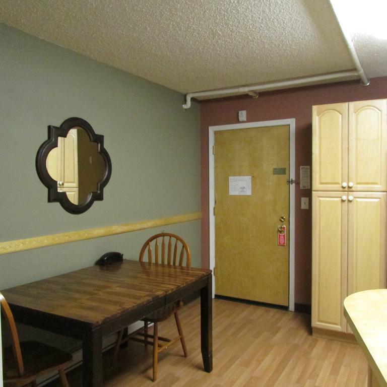 Creekwood Inn Anchorage Exterior photo