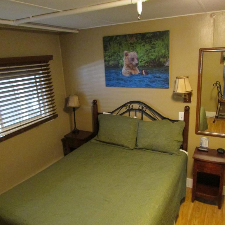 Creekwood Inn Anchorage Exterior photo